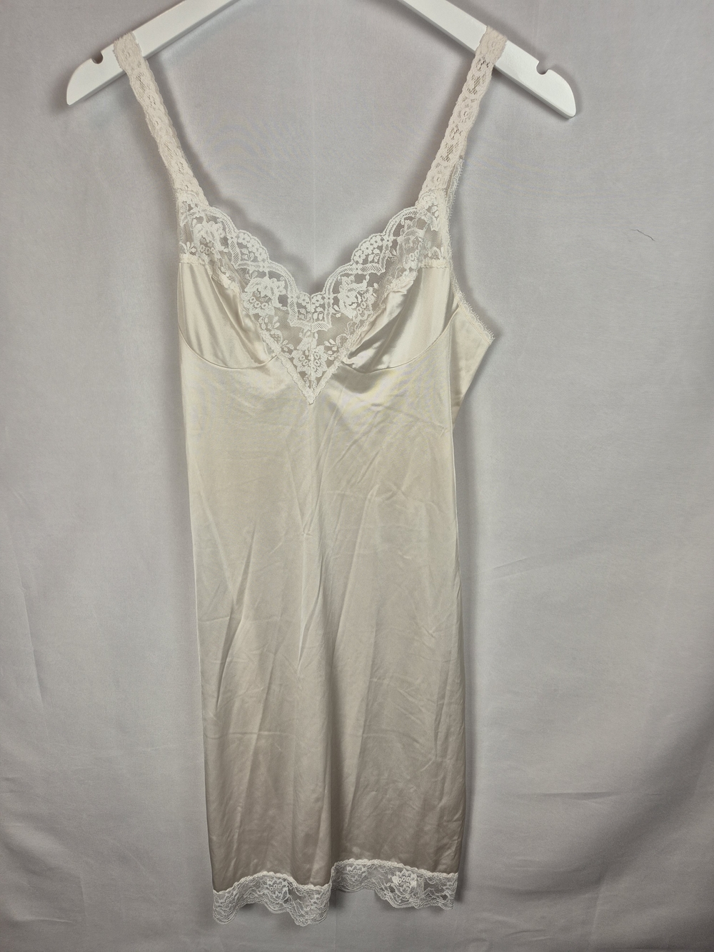 VTG Kayser Cream Lace-Trim Satin Slip 34T
